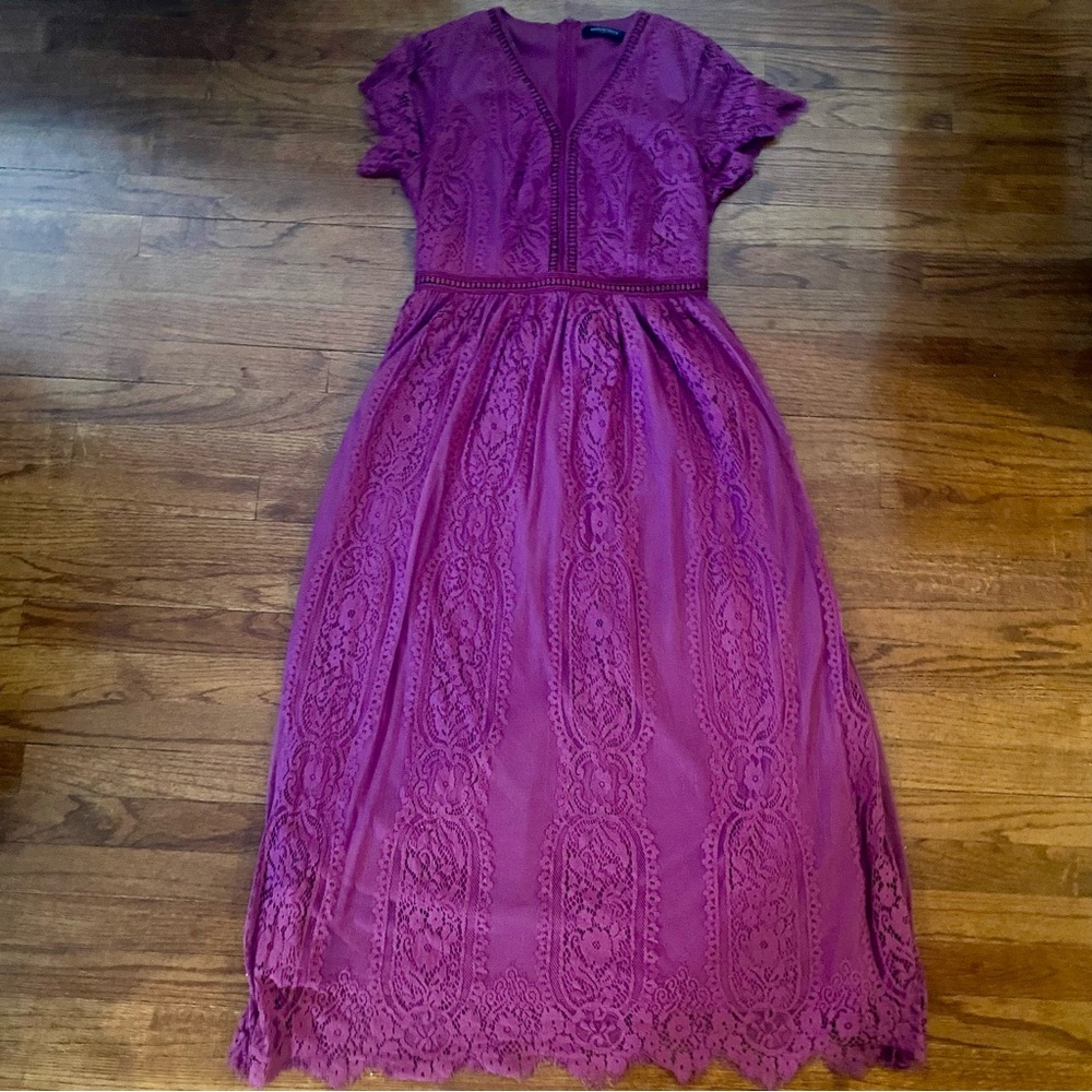 Women's Purple Lace Midi Dress - Elegant V-Neck Design - Picture 6 of 8
